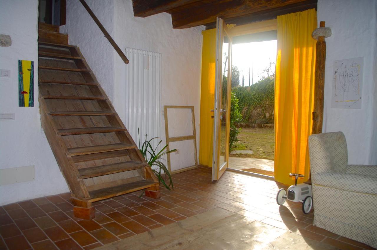 La Casa Altrui- Camere E Zona Relax Con Giardino Coredo Exterior photo